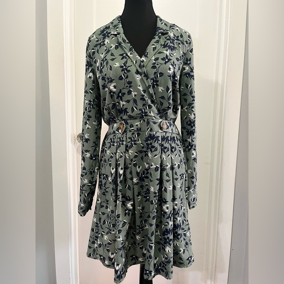 Vera Moda Dresses & Skirts - Vera Moda Green & Black Floral Dress – Size M